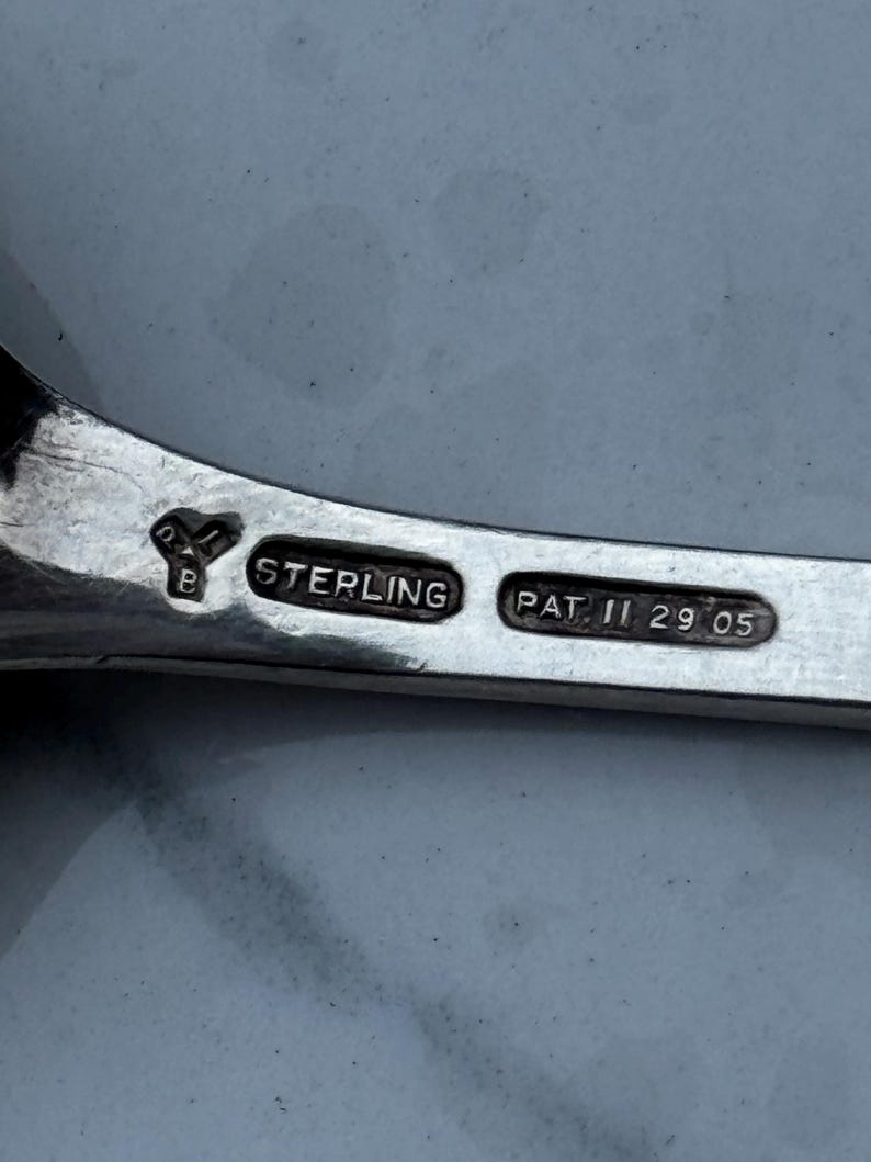 1905 Rogers, Lunt och Bowlen från Greenfield, MA Tesked i sterlingsilver med mönster 'Mt Vernon' (54 gram) bild 5