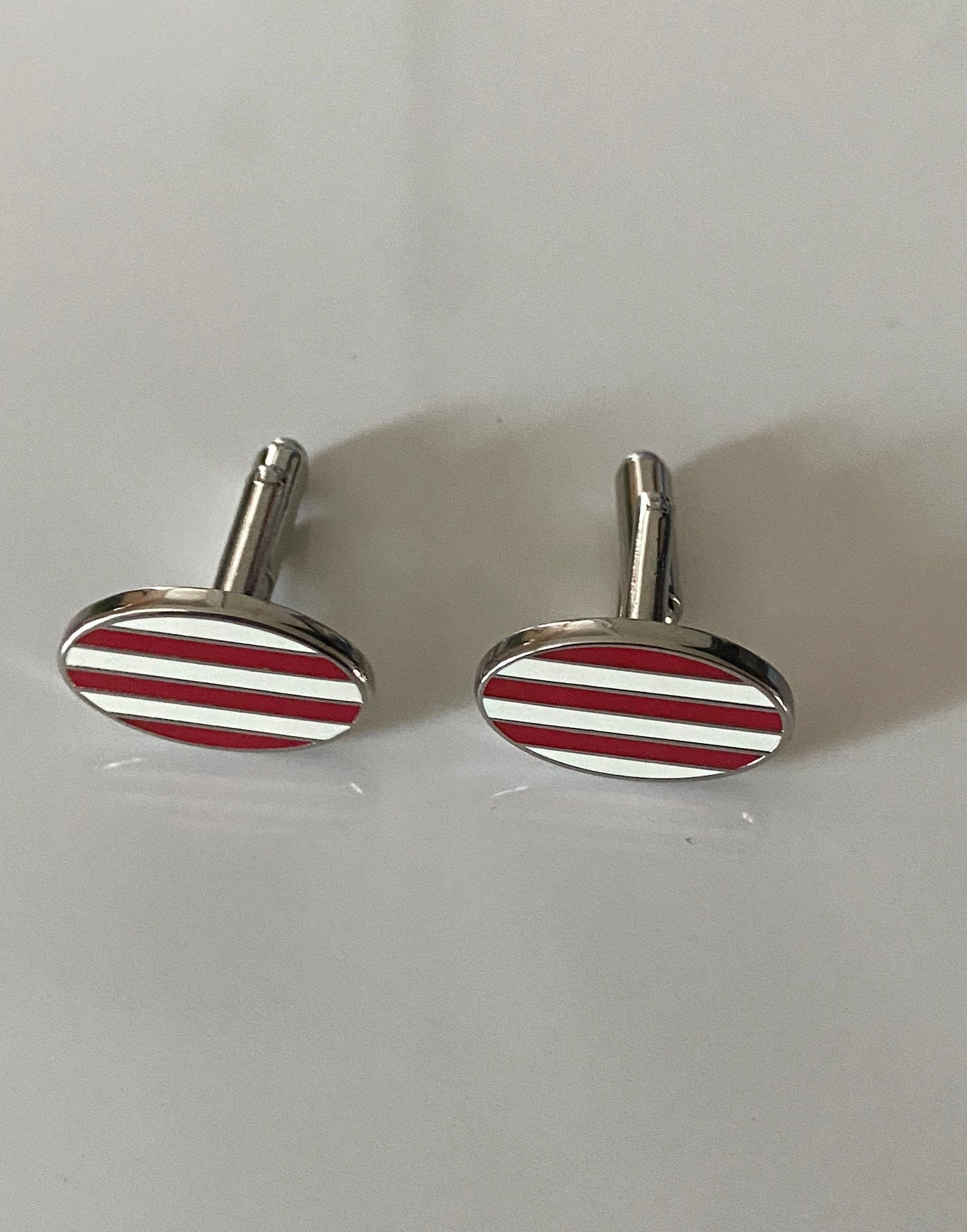 Red and White Enamel and Silver Cufflinks (11.4 grams)