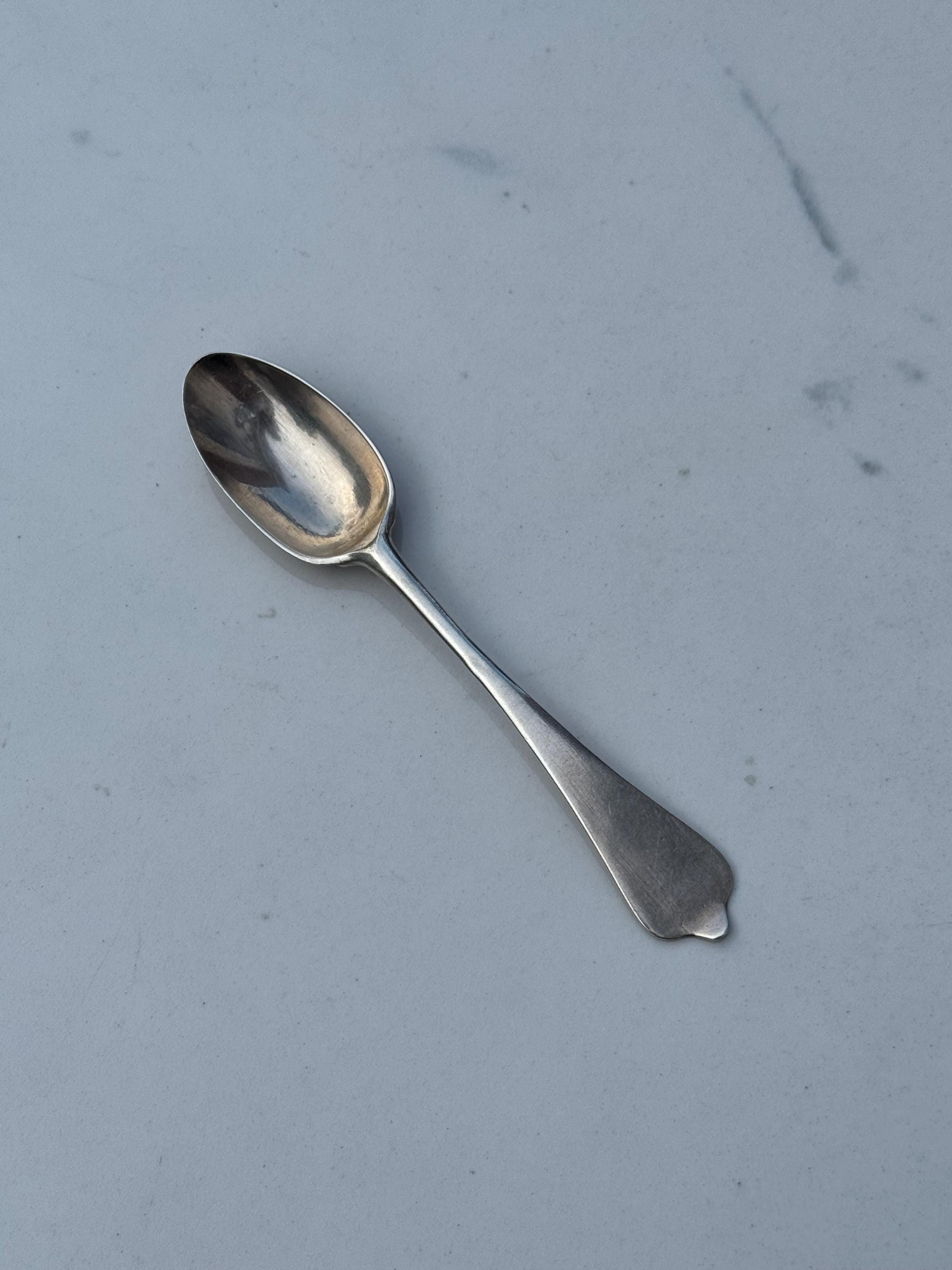 レイニエ・デ・ハーン (1731-83) オランダ銀製ドッグノーズ ティー