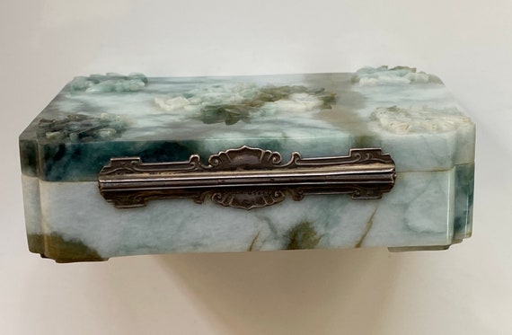 sjy　翡翠の装飾品 1890-1910年 銀製の翡翠の箱 手彫り - Etsy 日本