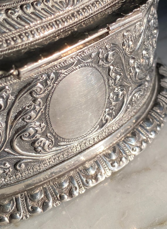 Antique Burmese Solid Silver Covered Box (267 gra… - image 5