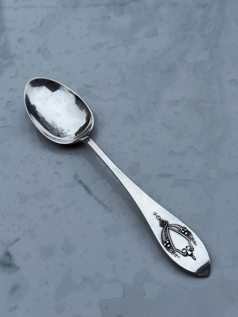 1905 Rogers, Lunt och Bowlen från Greenfield, MA Tesked i sterlingsilver med mönster 'Mt Vernon' (54 gram) bild 1