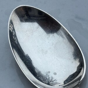 1905 Rogers, Lunt och Bowlen från Greenfield, MA Tesked i sterlingsilver med mönster 'Mt Vernon' (54 gram) bild 4