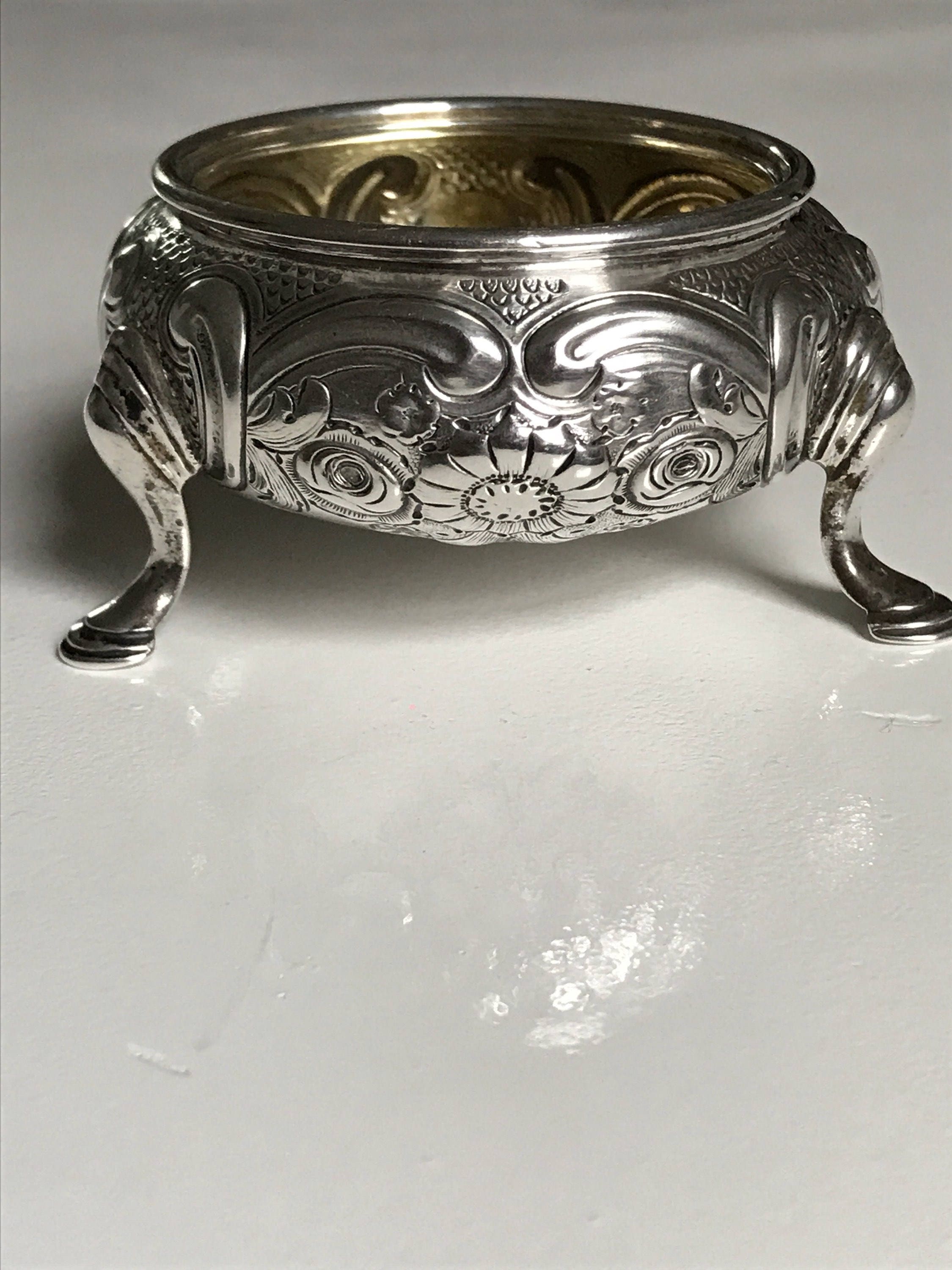 1854 William Mann London Sterling Silver Salt Cellar Victorian — ↝DC