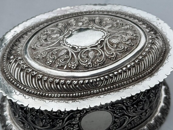 Antique Burmese Solid Silver Covered Box (267 gra… - image 10