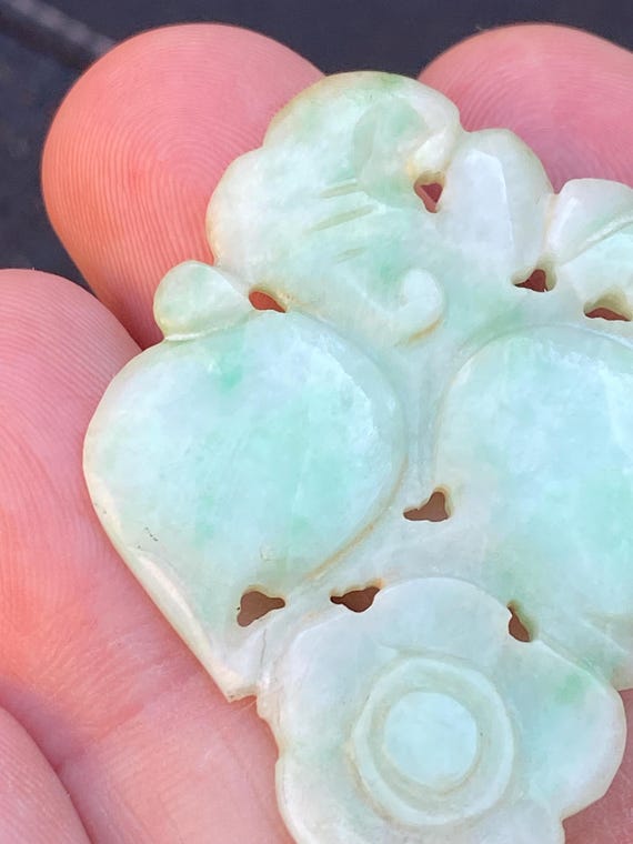 中国美術 翡翠雕刻 ペタント時代物 彫刻された中国の翡翠透かし細工の破片 - Etsy 日本
