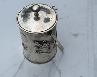 C. 1910 Chinese export zilveren drakenkoekjespot of jampot van Yok Sang uit Shanghai (250 g)