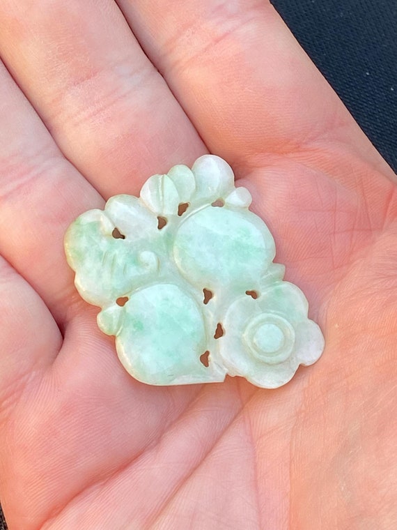 彫刻された中国の翡翠透かし細工の破片 - Etsy 日本