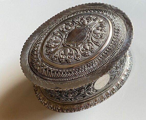 Antique Burmese Solid Silver Covered Box (267 gra… - image 4