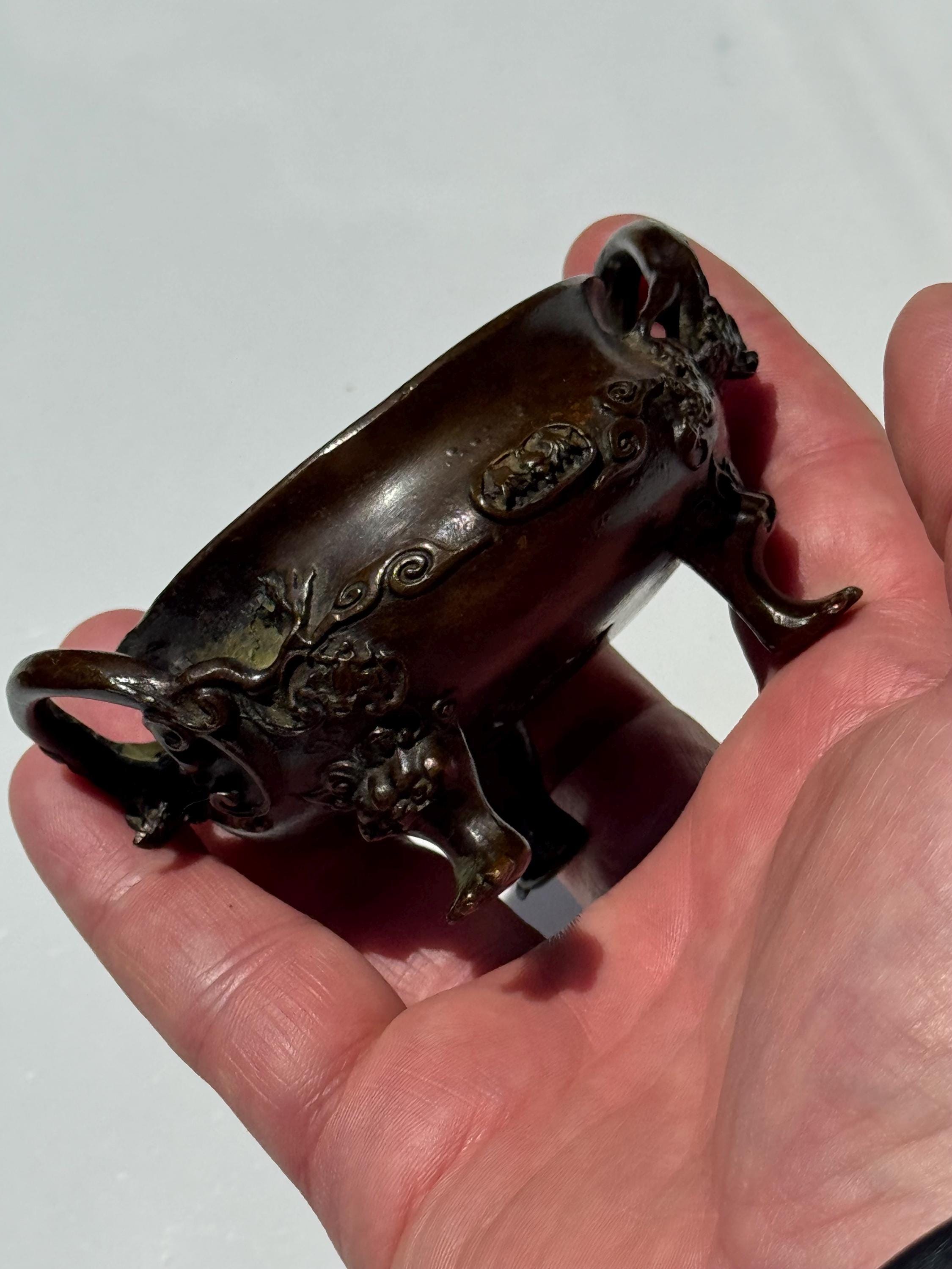 明代青銅香炉（龍の柄、獅子の足、コウモリのモチーフ付き、中国骨董品
