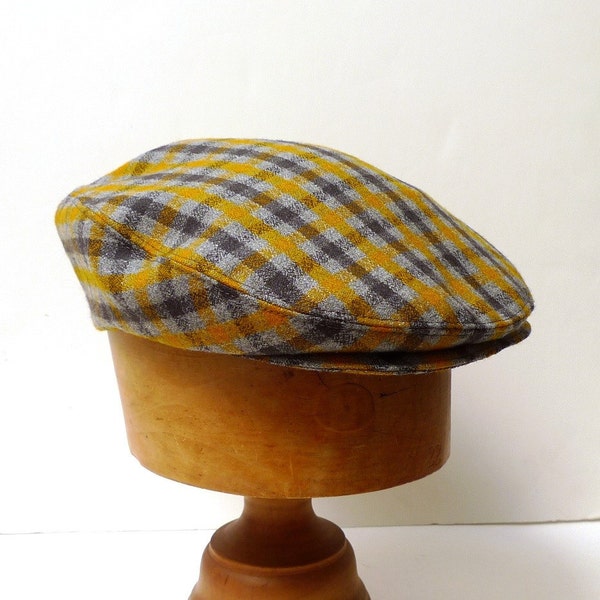Retro Driving Cap in Mustard and Gray Plaid Vintage Wool - Size S