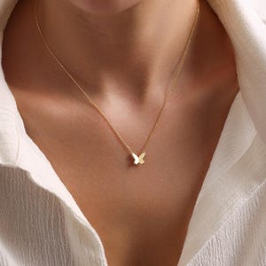 Dainty Flying Butterfly Necklace, 14K Solid Gold Butterfly Pendant Necklace, Minimalist Butterfly Jewelry for Women, Daily Waer Jewelry Gift