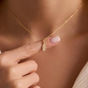 Colar com inicial pavê em ouro 14K • Pingente minimalista com inicial para mulheres • Colar com letras em ouro maciço • Joia personalizada para presente de aniversário