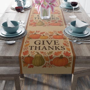 Rustieke Thanksgiving-tafelloper: pompoenen en herfstbladeren - boerderijdecor