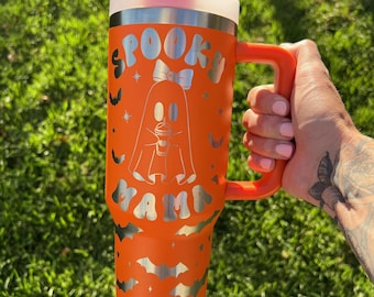 Spooky Mama volledige wrap 40 oz beker SVG - Halloween beker wrap SVG - lasergegraveerd bekerbestand - vleermuis beker wrap - 40 ounce beker SVG