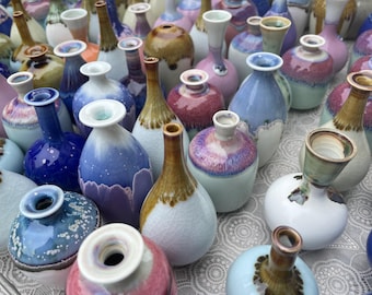Vase en céramique émaillée fait main : décoration de table artisanale, bleu violet gris vert