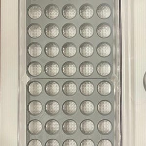 This is the grey version of the tray.