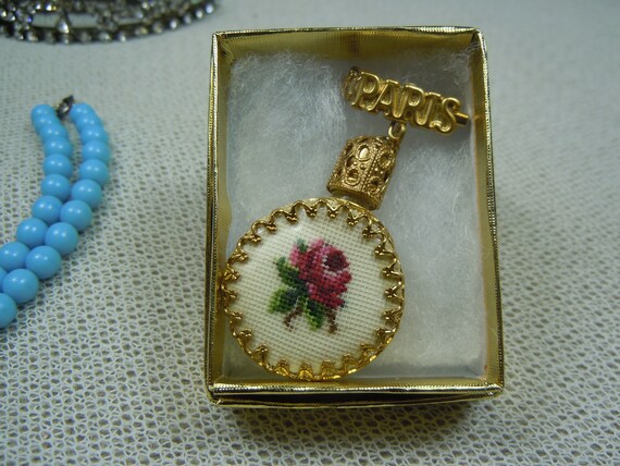 exquisite embroidery perfume
