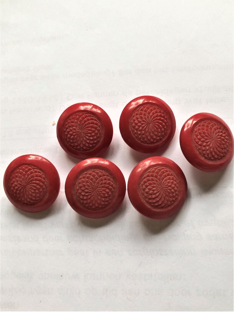 Vintage Set of 6 Round Red Buttons 78