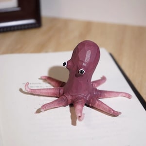 2.3&#39;&#39;Hand carved Wooden Octopus Figurine for Desk Decor Gift,Octopus Wooden Art Carved,Wood Statue,Christmas gift