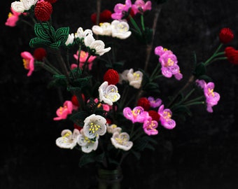 Clase de video: flores de cerezo francesas con cuentas
