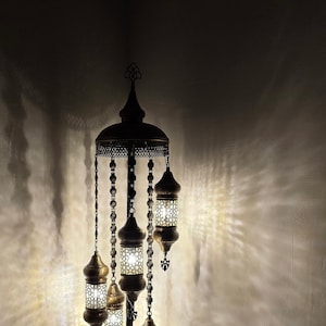 Modern Handblown Glass Floor Lamp – Artisan Crafted Standing Light with Sleek Design – Stylish Home Accent Lighting”