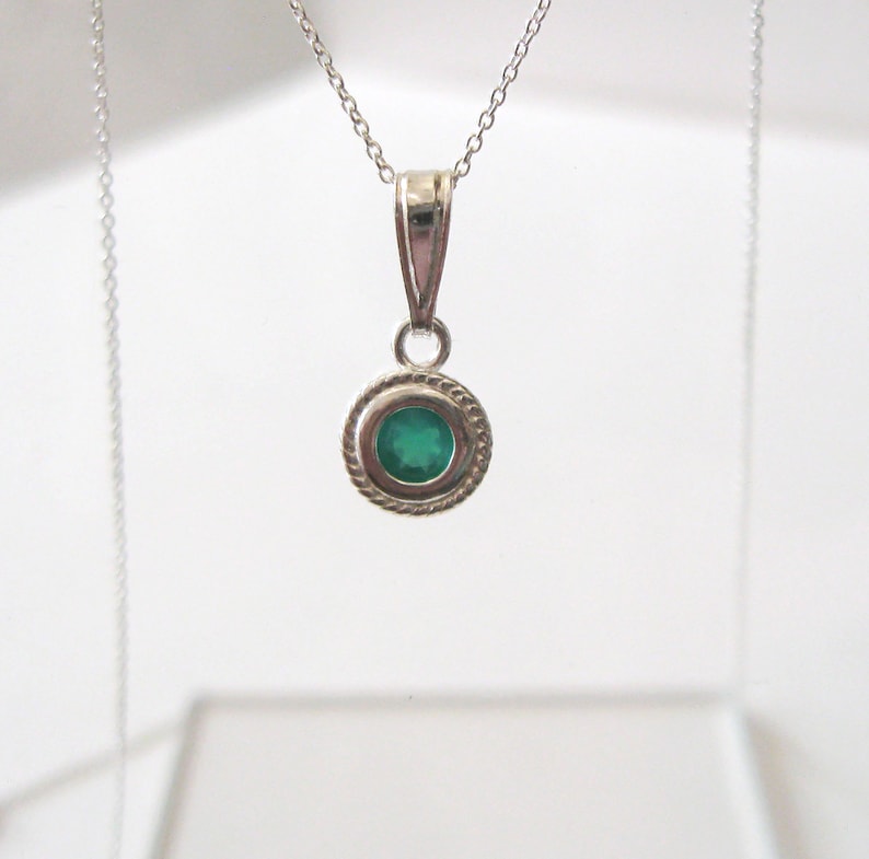 Green Onyx Gemstone Solitaire Pendant Necklace Sterling Silver, 4mm Emerald Green Stone, Choose 16 or 18 inch 925 Chain image 4