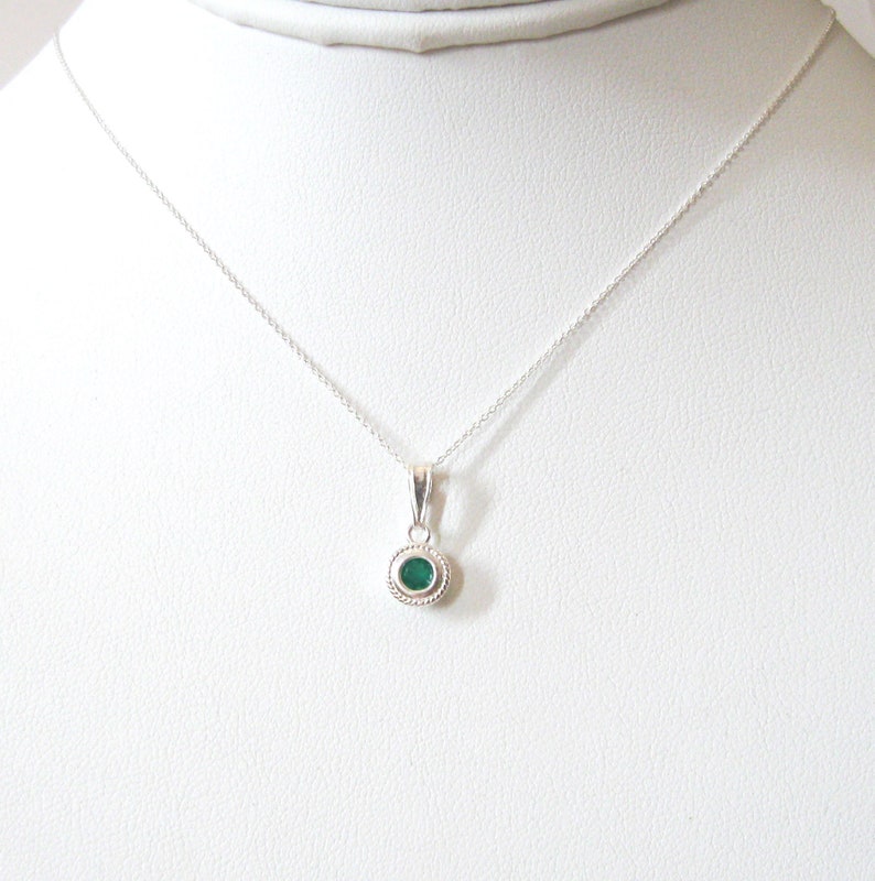 Green Onyx Gemstone Solitaire Pendant Necklace Sterling Silver, 4mm Emerald Green Stone, Choose 16 or 18 inch 925 Chain 16 Inches