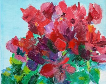 Puede incluir: Una pintura de un ramo de flores rojas con hojas verdes sobre un fondo azul claro.