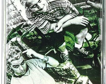 Green Day Live…..Welcome To Paradise ( 2022 Release) Cassette Tape. Awesome Condition. Sounds great. Brand New Case Included.