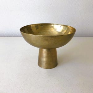 Vintage Brass Pedestal Bowl - Minimalist Brass Pot - Vintage Brass Pedestal Plant Holder - Brass Fruit Bowl