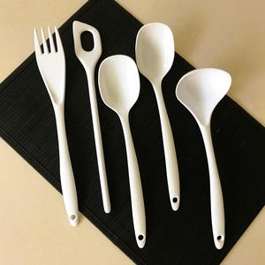 Vintage Kitchen Utensils - Pristine White Melamine Kitchen Cooking Utensils - Set of 5