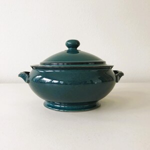 Denby Greenwich Casserole Dish: 1.75 Quart Round Covered Serving Dish