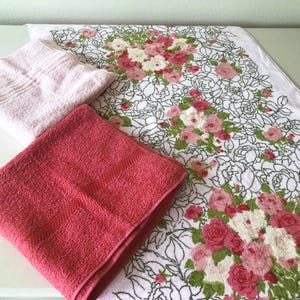 Vintage NEW Deadstock Pepperell PINK ROSES Flowers Cottage Floral Shabby Chic Bath Towels - Set of Three