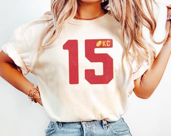 T-shirt Kansas City Football 15 - Vêtements rétro pour les fans de Gameday KC, T-shirt nostalgique rouge et or - Couleurs confortables texturées