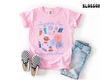 Camiseta infantil del 4 de julio, camiseta patriótica Comfort Colors®, camiseta del Día de la Independencia de EE. UU., camiseta infantil con doodle a juego, fuegos artificiales en rojo, blanco y azul.