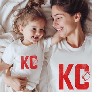 Camisetas de Kansas City para mamá y yo - Camisetas de fútbol de Kansas City para familias - Camisetas para grupos familiares - Camiseta de fútbol de Kansas City para niños pequeños