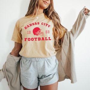Camiseta de fútbol vintage de KC, camiseta de fútbol de Kansas City para fanáticos de Kansas City, camiseta retro de KC para el día del juego, camiseta unisex de KC, camiseta descolorida de Kansas City