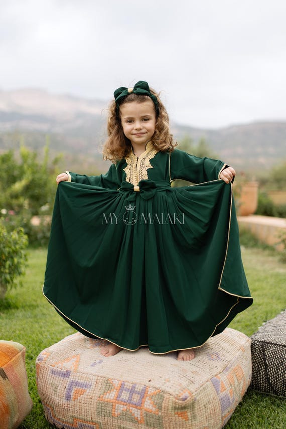 Moroccan Kaftan - Elegant Handmade Dress for Weddings, Eid & Special Occasions Green Moroccan Kaftan - Elegant Handmade Dress for Weddings, Eid & Special Occasions Green