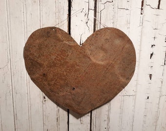 Decoración de corazón de hojalata oxidada reciclada, gran cuadro de estilo rústico de granja.