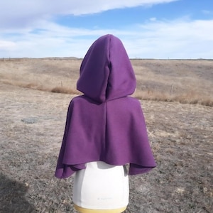 Pflaumengrünes Woll-Cape mit Kapuze: Mittelalter, Hochzeit, Herbstgarderobe Bild 1