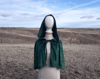 Grüner Capelet Kapuzenhochzeitsumhang Erwachsene Kleidung Shrug Cape Cosplay Animae Fantasy Kostüm St patricks Tag Halloween