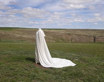 Mantello da sposa in velluto bianco con cappuccio, velo, costume da festa rinascimentale