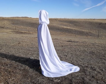 Mantello da sposa con cappuccio in pile bianco con strascico Mantello da sposa Costume da abito medievale rinascimentale