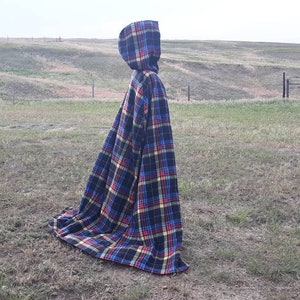 Plaid Hooded Cloak Halloween Costume Fleece Hooded Renaissance Clothing Medieval Gothic Wedding Scottish