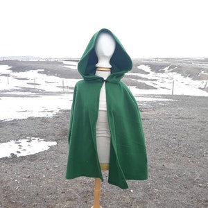 Green Fleece Halloween Hooded Cloak Adult Clothing Bridal Shrug Halloween Costume St Patrick&#39;s Day Wedding Cape Elf Cape Holiday Clothing