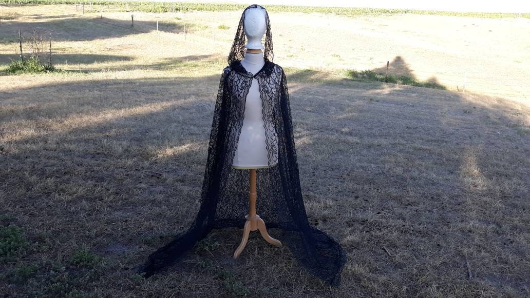  SYLALE Halloween Adult Vampire Witch Plague Doctor Cos Cloak  Cloak Horror Masquerade Ball Costume M Vampire-01model : Clothing, Shoes &  Jewelry