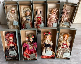 « Brides of All Nations » de Corrine vintage - Dans des boîtes d'origine - Le choix ou le tout pour un prix - Collectionneur à l'unité