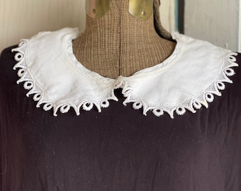 Vintage Collar White Lace Trim Peter Pan Style -Very Small