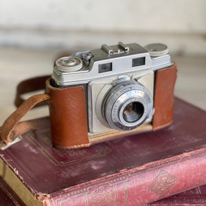 Vintage Agfa Camera -Super Silette Apotar - Made in Germany - Leather Case 1955
